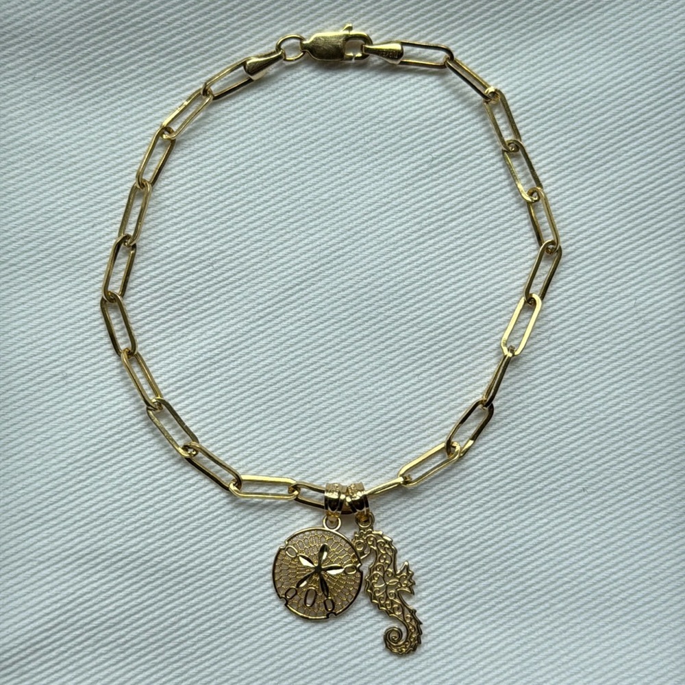 14k Gold Sand Dollar Pendant Charm - Picture 8 of 9